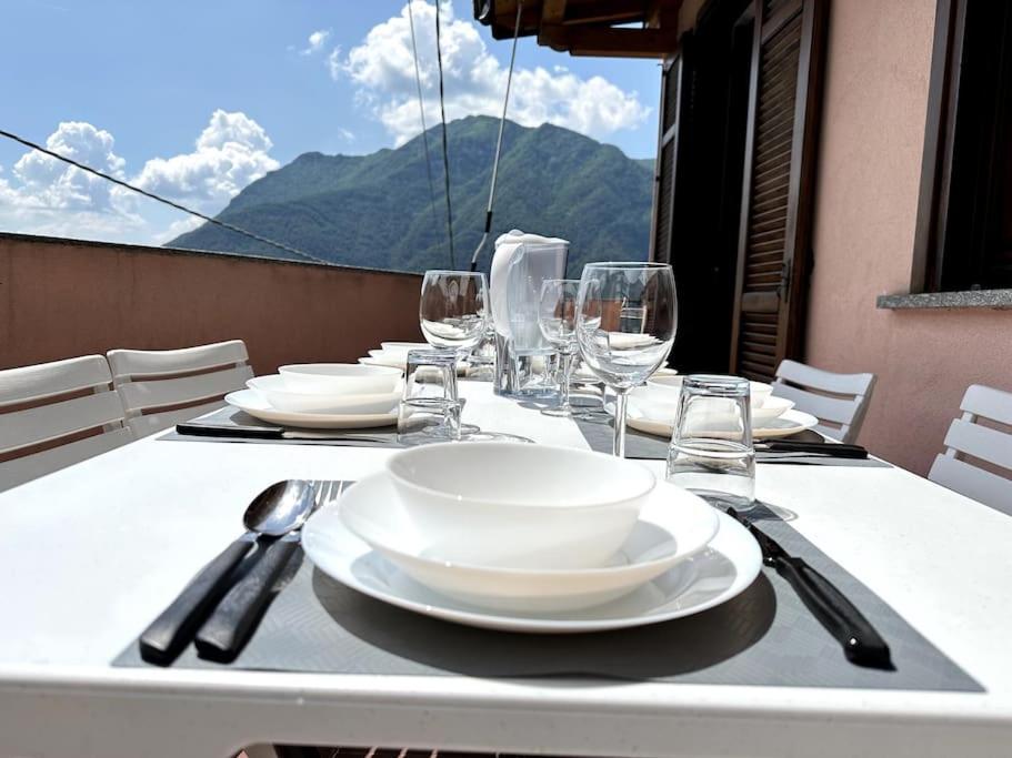 3Br Villetta Con Panoramica Sul Lago Nesso Buitenkant foto